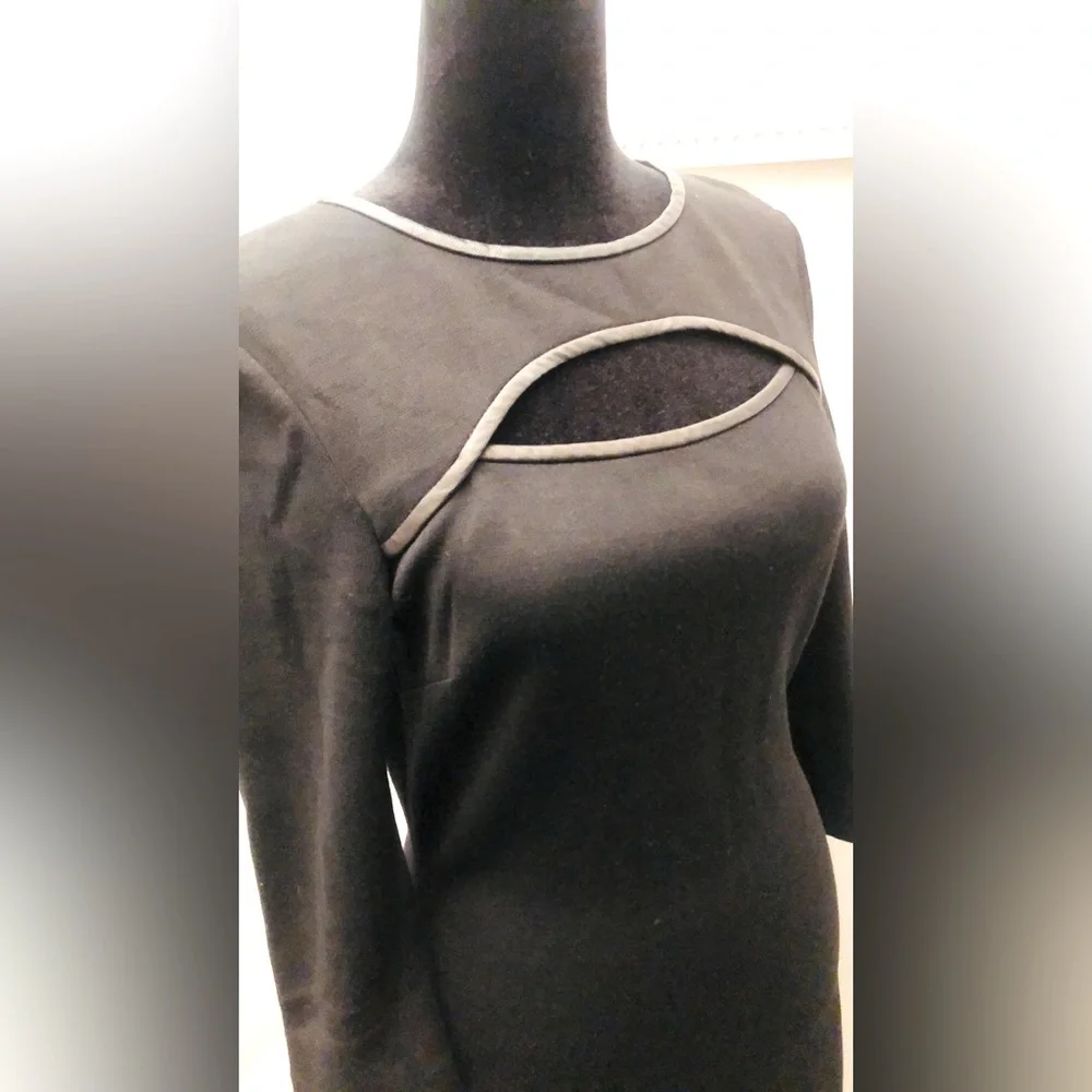 ST JOHN Milano Knit Cocktail Dress. - Picture 7 of 7